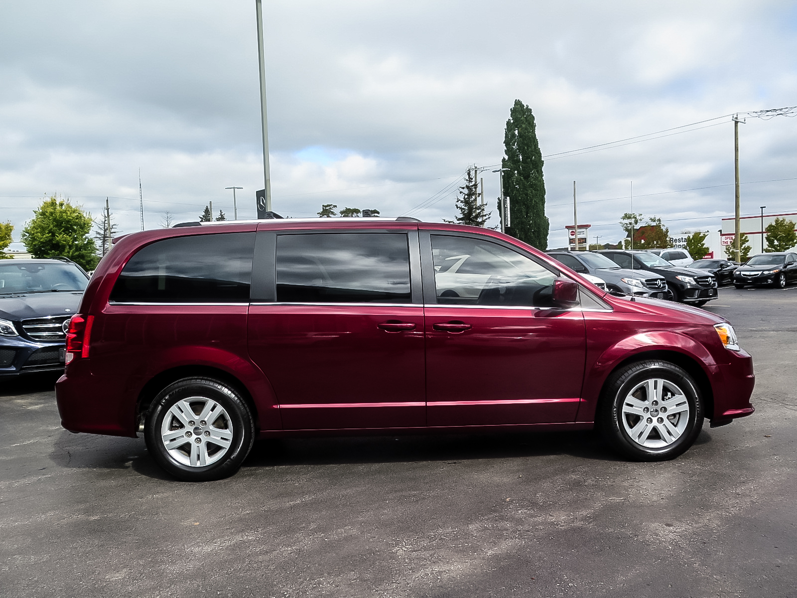 Pre-Owned 2017 Dodge Grand Caravan Crew Van in Kitchener #39353A ...